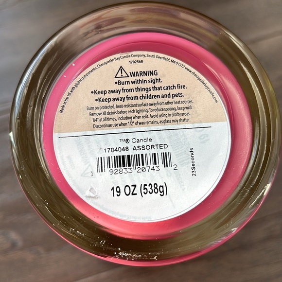 Chesapeake Bay Raspberry Butter Cookie 19 oz, double wick,soy wax - Picture 4 of 4